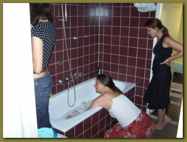 599x448 pixels (188K)