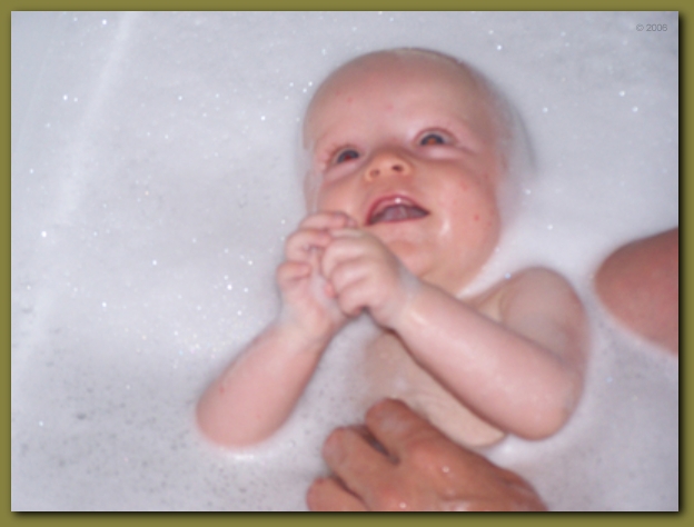 599x448 pixels (139K)