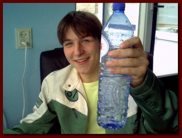 599x448 pixels (199K)