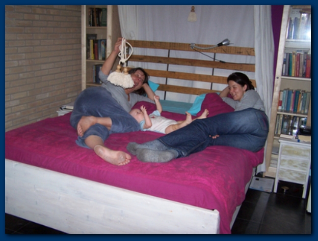 599x448 pixels (190K)